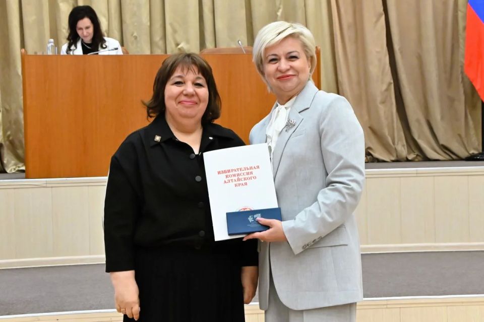 Наградами Избирательной комиссии Алтайского края отмечены представители научно-преподавательского сообщества региона Наградами Избирательной комиссии Алтайского края отмечены представители научно-преподавательского сообщества региона