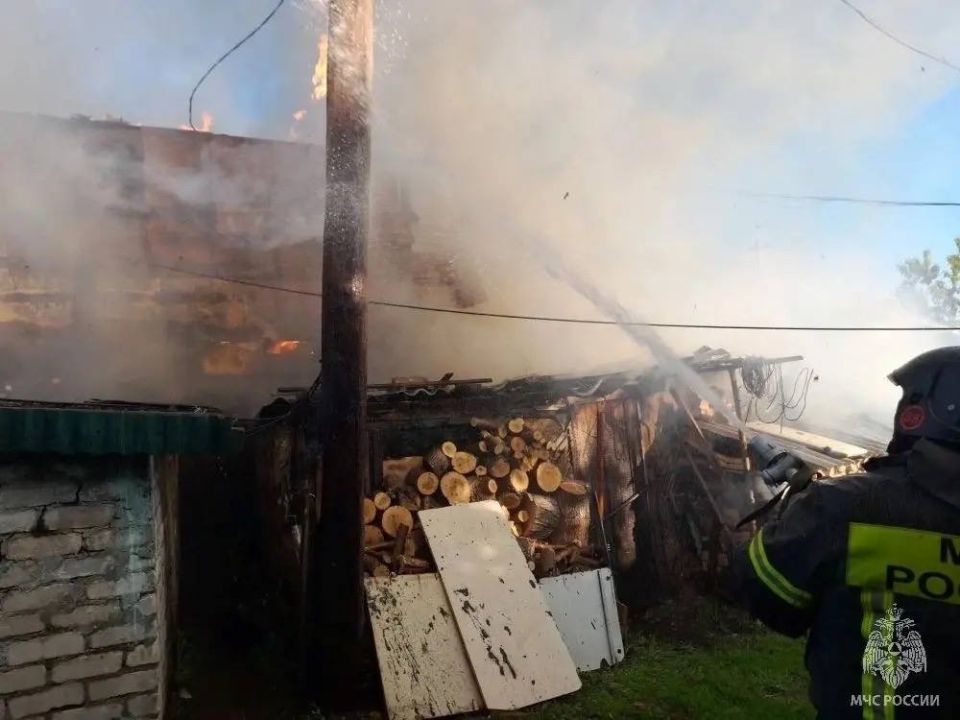 Двое детей погибли при пожаре в Поспелихе Двое детей погибли при пожаре в Поспелихе