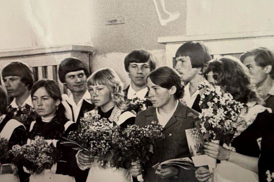 Сегодня, 26 мая, во всех школах страны пройдут торжественные линейки и прозвенит последний звонок Сегодня, 26 мая, во всех школах страны пройдут торжественные линейки и прозвенит последний звонок