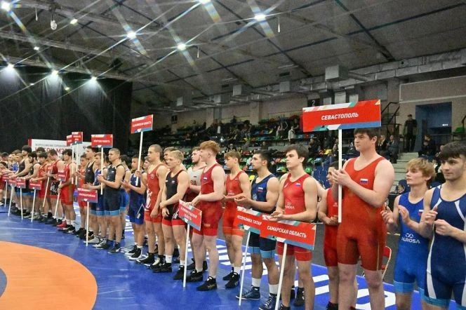 Отар Теличко - серебряный, Кирилл Диятов - бронзовый призёры «Кубка мэра города Хабаровска» по греко-римской борьбе среди юниоров до 21 года