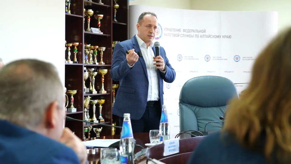 Герой России, лётчик-космонавт Александр Мисуркин посетил Барнаул Герой России, лётчик-космонавт Александр Мисуркин посетил Барнаул