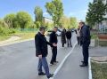 В Барнауле проверили состояние дворов, благоустроенных в рамках нацпроекта