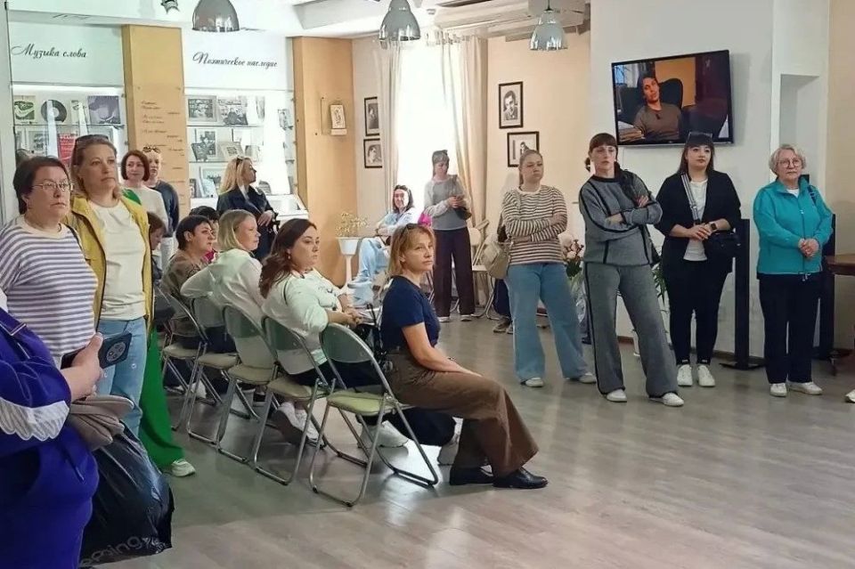 Александр Локтев организовал экскурсию в музеи Косихинского района для педагогов образовательных учреждений Александр Локтев организовал экскурсию в музеи Косихинского района для педагогов образовательных учреждений