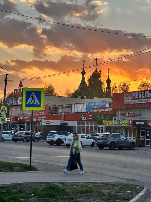 Цвет недели — оранжевый! Как апельсины, дорожные конусы и amic! Пора проверить свою галерею в телефоне на этот цвет Цвет недели — оранжевый! Как апельсины, дорожные конусы и amic! Пора проверить свою галерею в телефоне на этот цвет