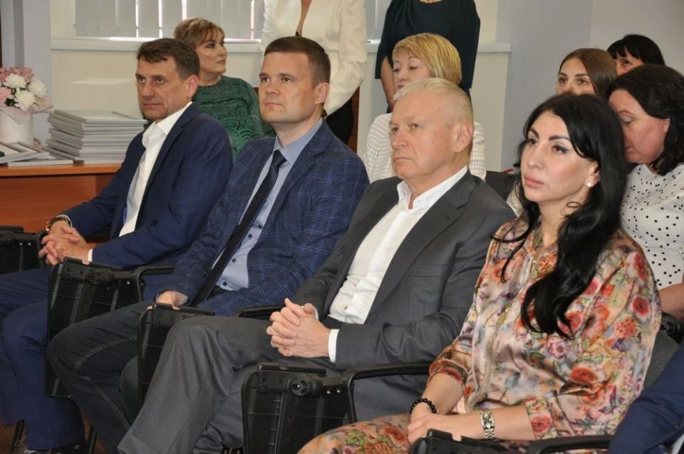 В Барнауле поздравили тружеников предприятий химической промышленности В Барнауле поздравили тружеников предприятий химической промышленности