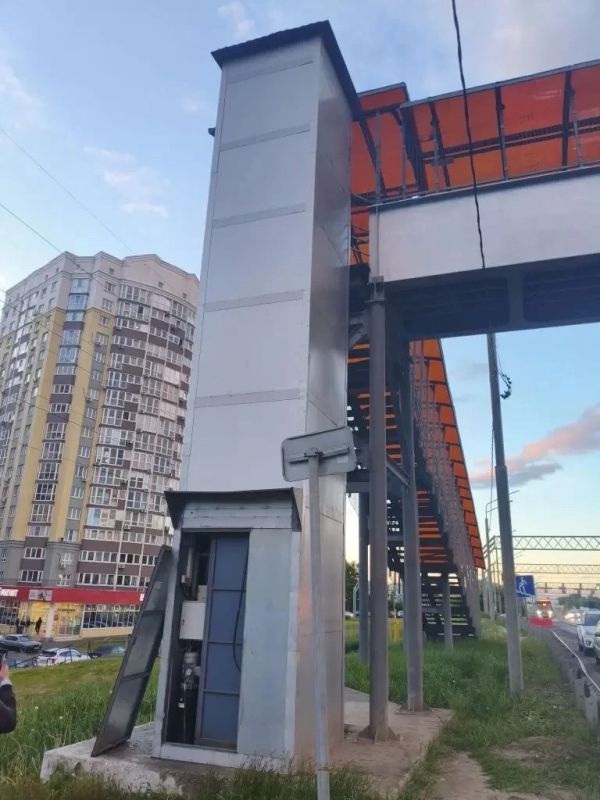 Россиянка с годовалым ребенком упала в шахту лифта Россиянка с годовалым ребенком упала в шахту лифта