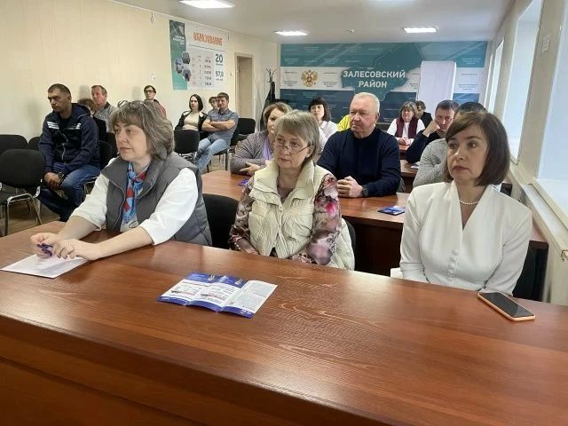 Игорь Панарин принял участие в обсуждении вопросов развития Залесовского муниципального округа
