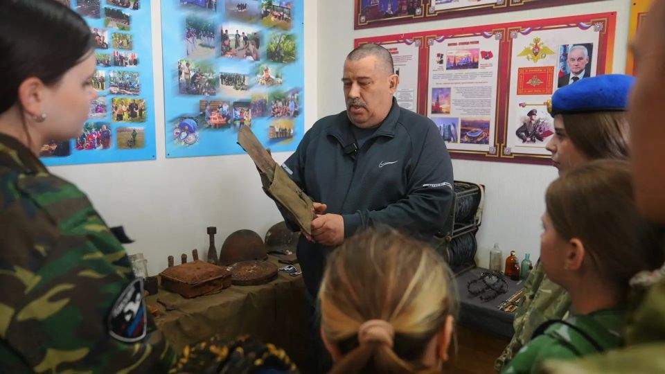 «Будешь руководить церемонией захоронения»: как алтайский поисковик Вячеслав Овсиенко возвращает имена пропавшим солдатам «Будешь руководить церемонией захоронения»: как алтайский поисковик Вячеслав Овсиенко возвращает имена пропавшим солдатам