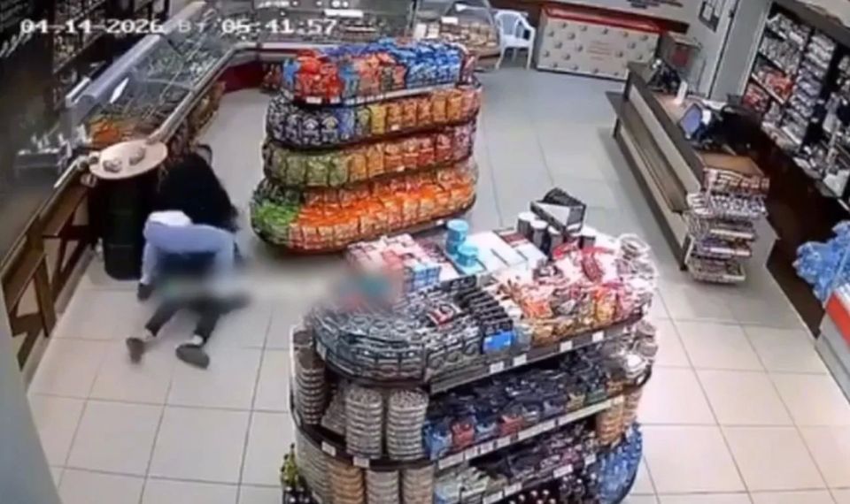 Избившего посетительницу бара мужчину задержали в Барнауле