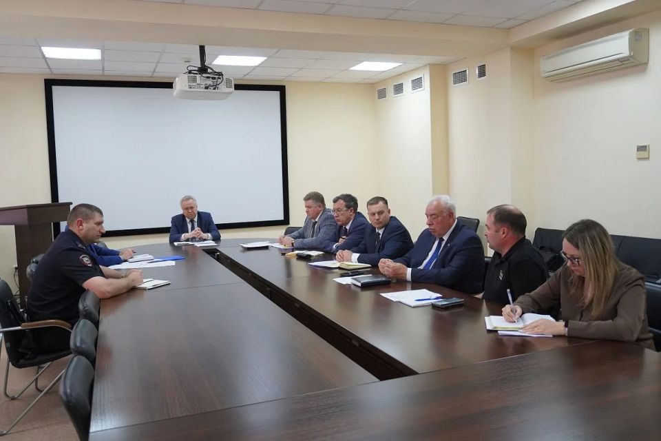 В Барнауле обсудили детали капитального ремонта еще одной городской школы