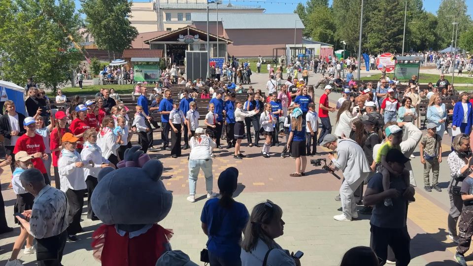 В День защиты детей в барнаульском парке прошел фестиваль «Движения первых» В День защиты детей в барнаульском парке прошел фестиваль «Движения первых»