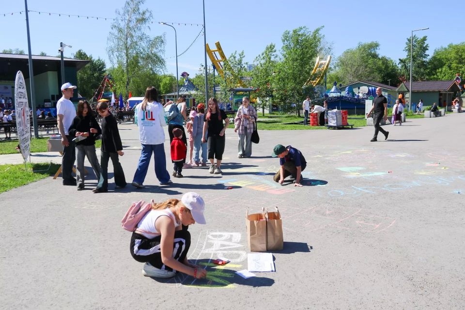 В Барнауле празднуют День защиты детей В Барнауле празднуют День защиты детей