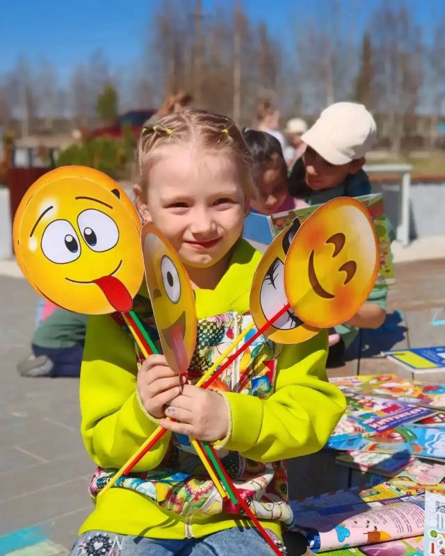 Дорогие ребята, сегодня ваш праздник! Дорогие ребята, сегодня ваш праздник!