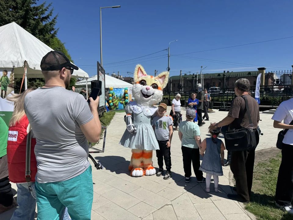 День защиты детей начали отмечать в барнаульском парке «Центральный» День защиты детей начали отмечать в барнаульском парке «Центральный»