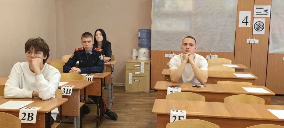В Алтайском крае стартовал основной этап ЕГЭ: историю, литературу и химию сдают более 3,5 тысячи выпускников В Алтайском крае стартовал основной этап ЕГЭ: историю, литературу и химию сдают более 3,5 тысячи выпускников