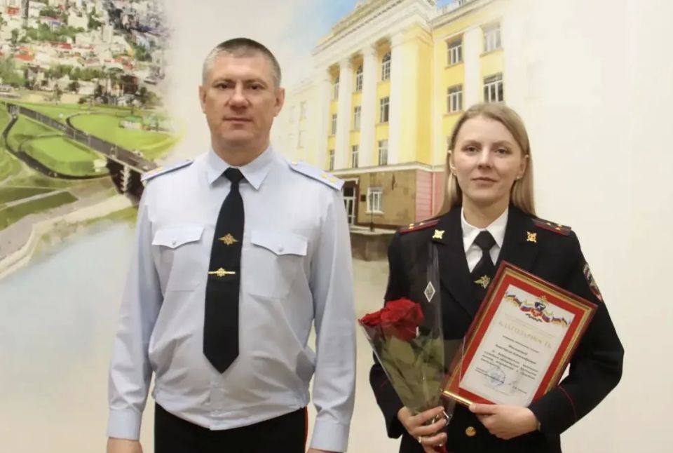 С профессиональным праздником поздравили сотрудников подразделений по делам несовершеннолетних С профессиональным праздником поздравили сотрудников подразделений по делам несовершеннолетних