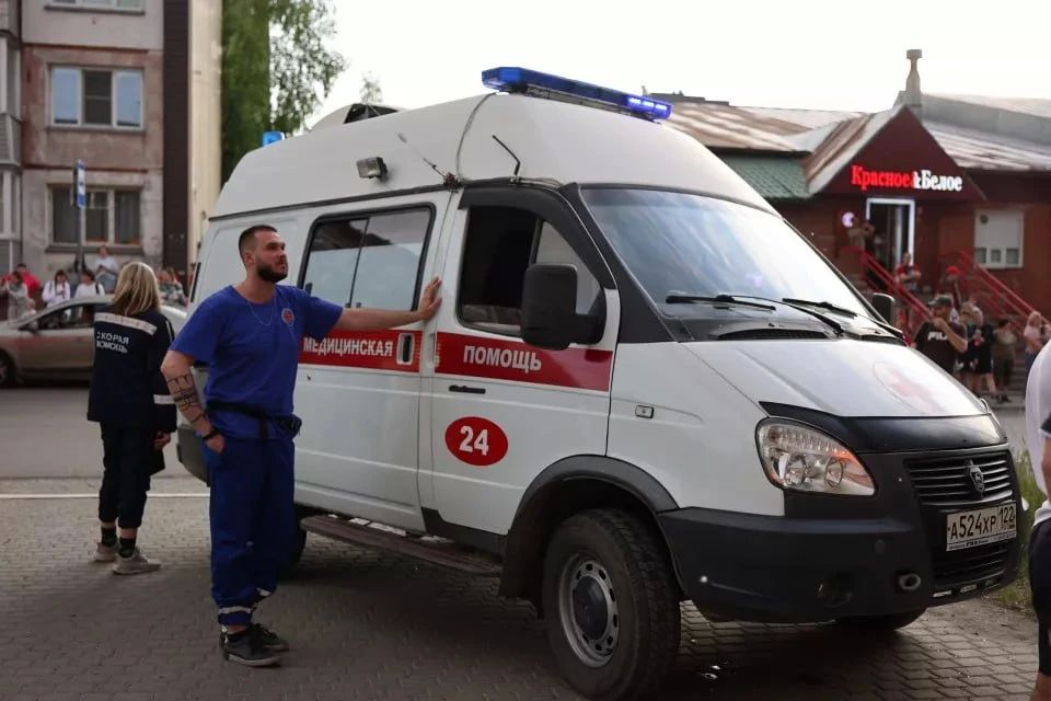 Как в Бийске тушили здание на ул. Прибыткова Как в Бийске тушили здание на ул. Прибыткова