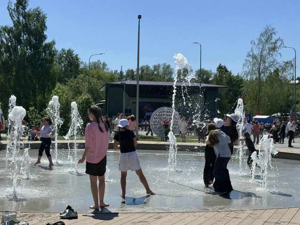 День защиты детей начали отмечать в барнаульском парке «Центральный» День защиты детей начали отмечать в барнаульском парке «Центральный»
