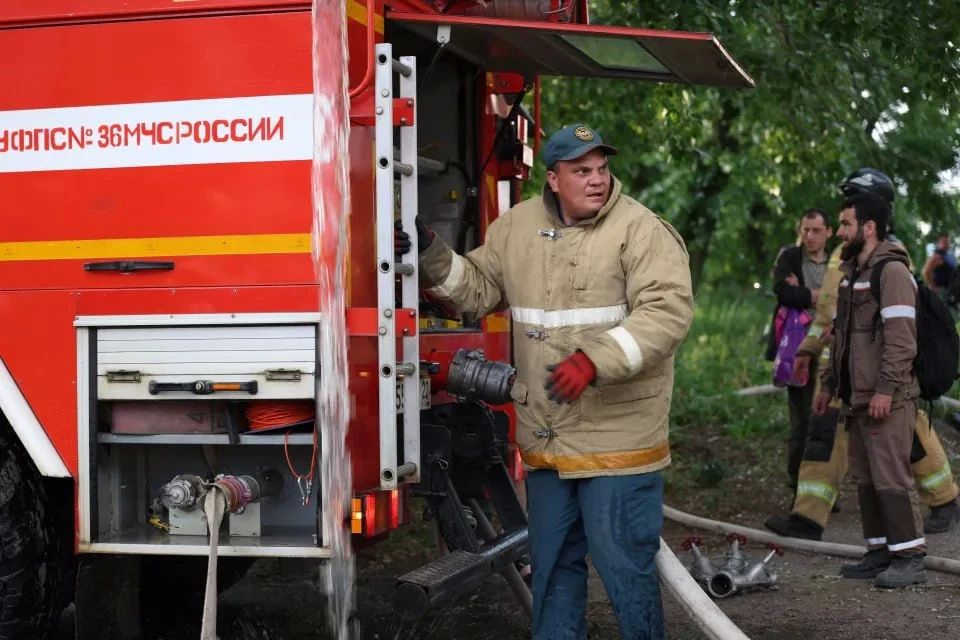 Как в Бийске тушили здание на ул. Прибыткова Как в Бийске тушили здание на ул. Прибыткова