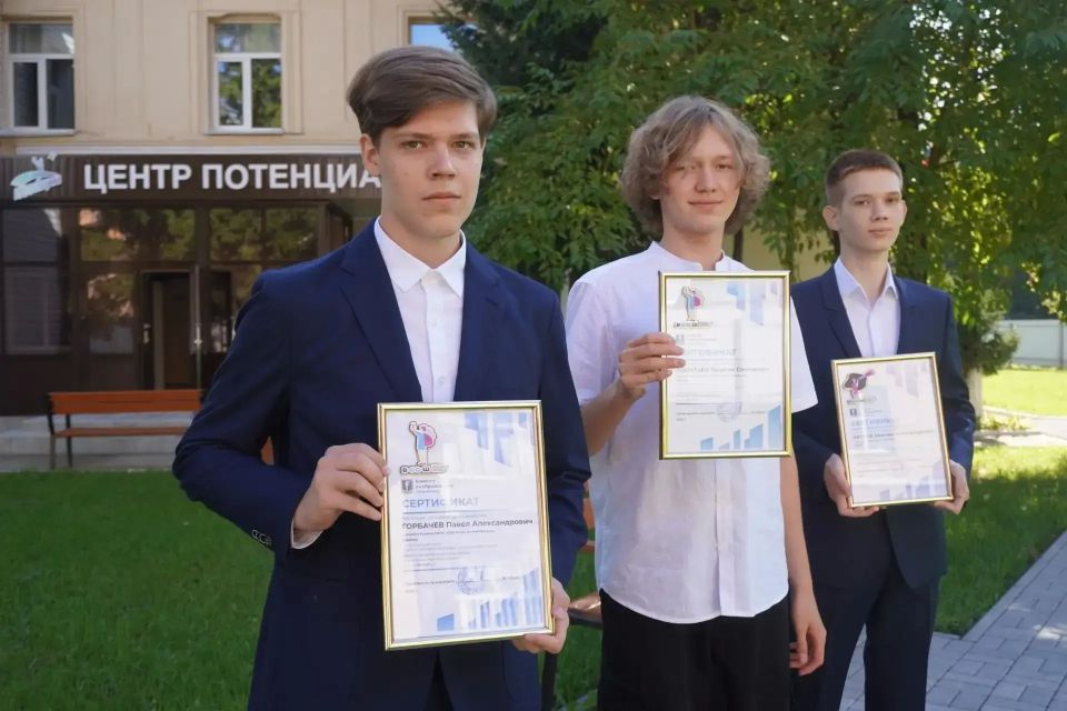 #ШкольныеНовости. Девять барнаульских школьников станут обладателями ежегодной премии имени Раисы Коркиной Комитет по образованию города Барнаула объявляет о начале приема заявок на получение премии имени известного...