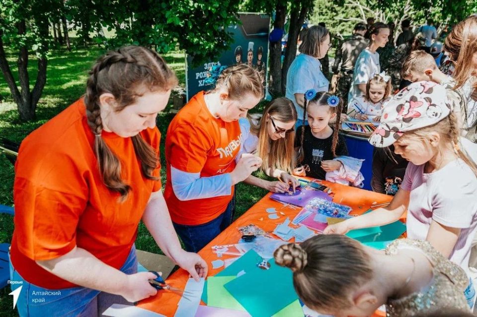 Ирина Солнцева приняла участие в Фестивале детства и юности «Фестиваль Движения Первых» Ирина Солнцева приняла участие в Фестивале детства и юности «Фестиваль Движения Первых»