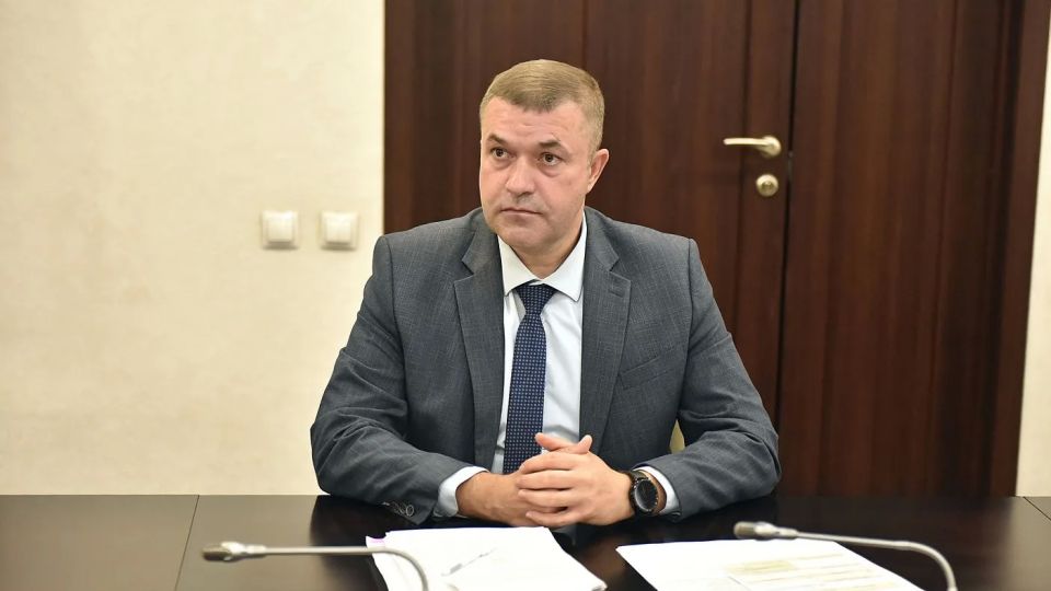 Вячеслав Франк провел оперативное аппаратное совещание Вячеслав Франк провел оперативное аппаратное совещание