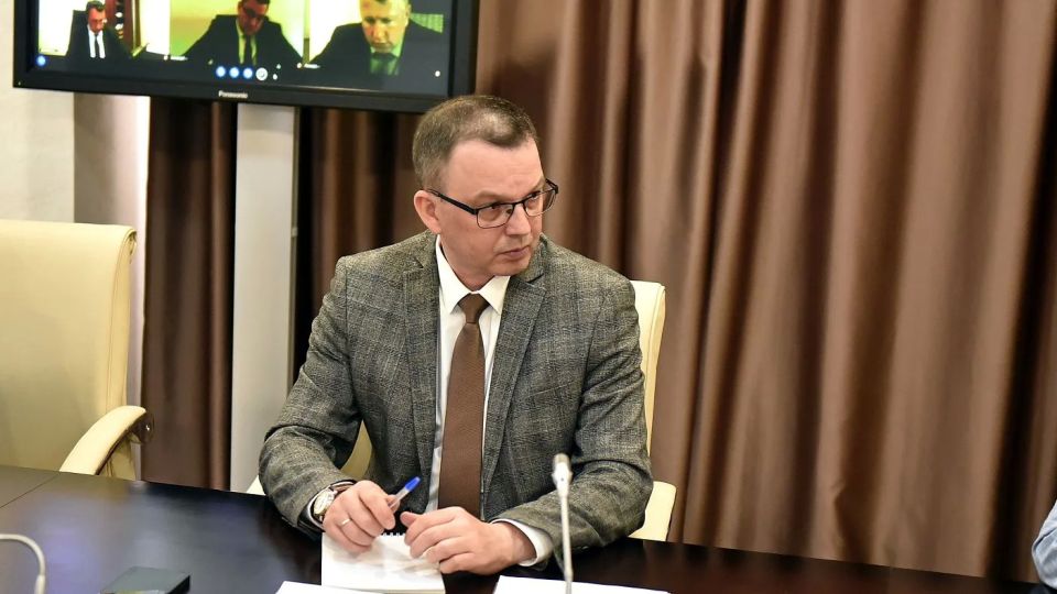 Вячеслав Франк провел оперативное аппаратное совещание Вячеслав Франк провел оперативное аппаратное совещание