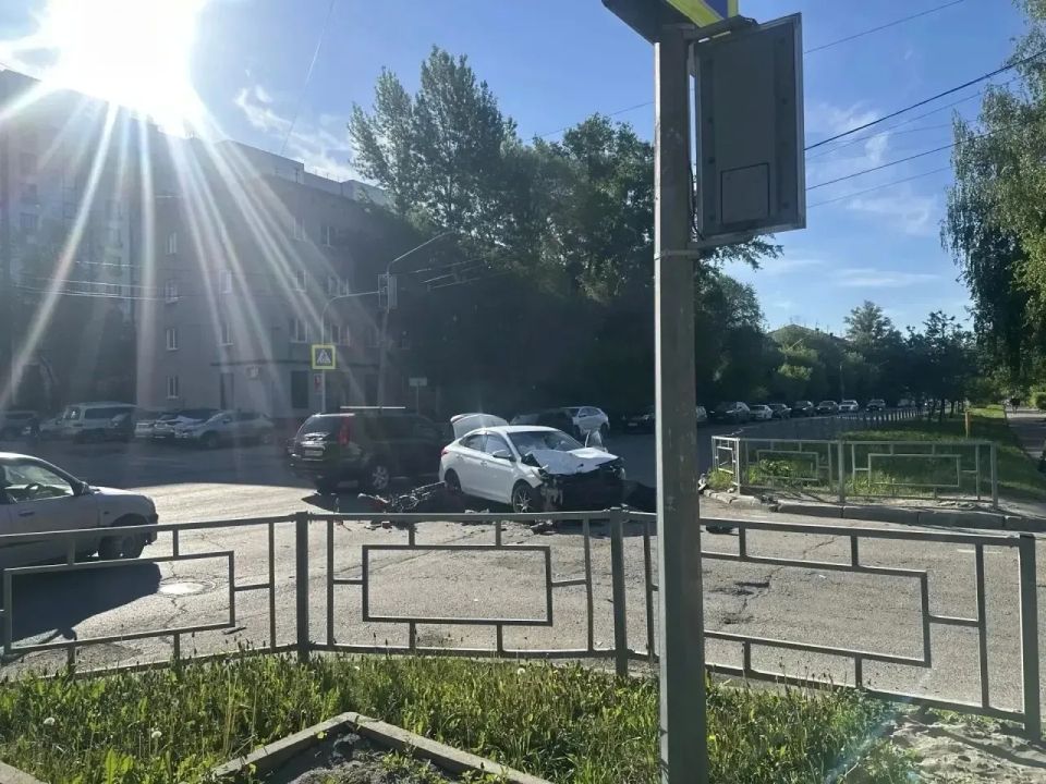 Жесткое ДТП с участием байкера произошло в Барнауле