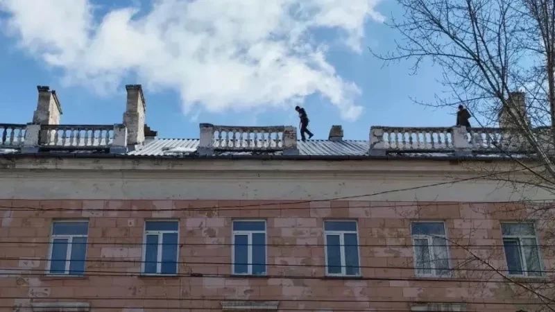 Бастрыкин вновь потребовал доклад по осыпающемуся дому-памятнику в Барнауле