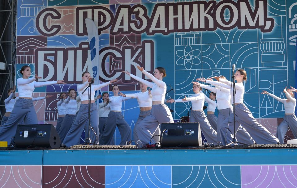 В Бийске дали старт трудовому лету студотрядов В Бийске дали старт трудовому лету студотрядов