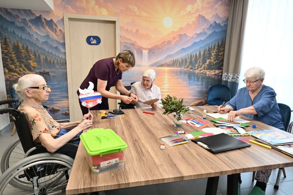 Виктор Томенко: Сегодня в День социального работника в Барнауле провели открытие жилого корпуса нового типа Центрального дома социального обслуживания Виктор Томенко: Сегодня в День социального работника в Барнауле провели открытие жилого корпуса нового типа Центрального дома социального обслуживания