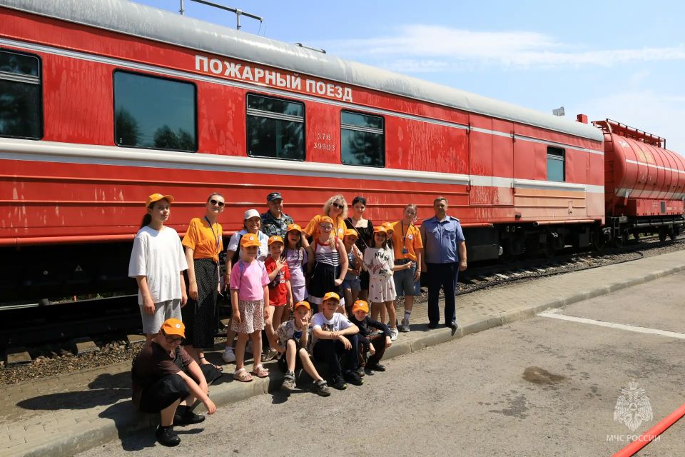 "Путешествие в страну БезОпасности" на пожарном поезде "Путешествие в страну БезОпасности" на пожарном поезде