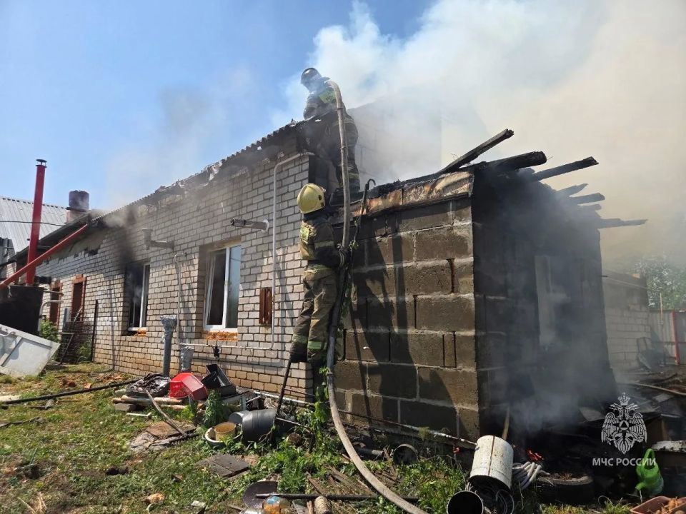 В Бельмесёво ликвидирован пожар В Бельмесёво ликвидирован пожар