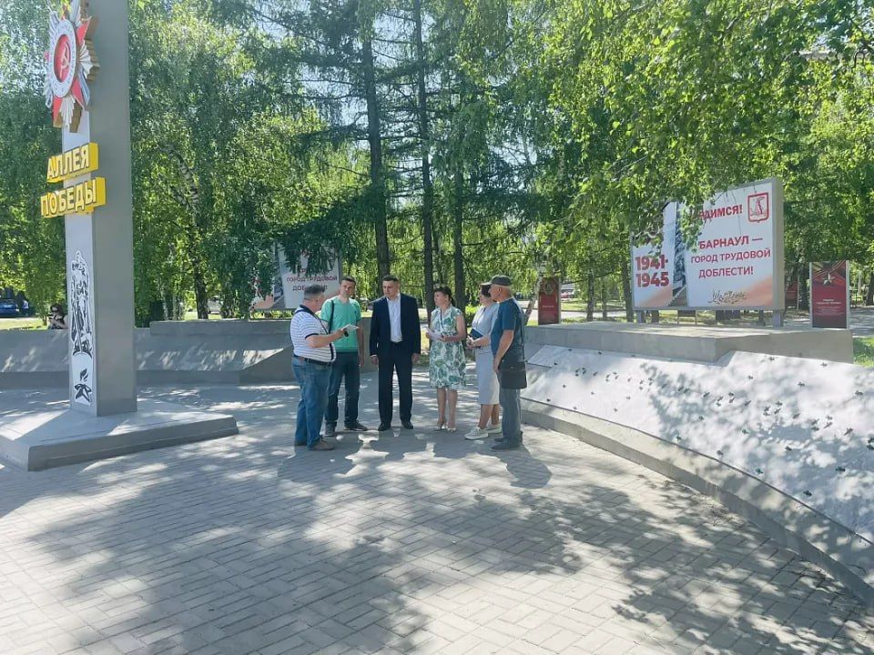 Ремонт мемориального комплекса на улице Георгия Исакова продолжается Ремонт мемориального комплекса на улице Георгия Исакова продолжается
