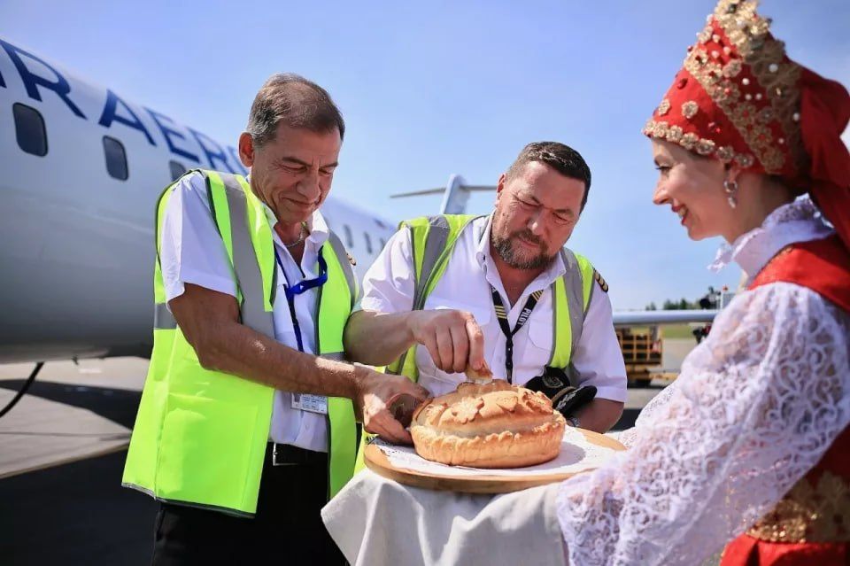 Новый рейс из Читы торжественно встретили в аэропорту Горно-Алтайска Новый рейс из Читы торжественно встретили в аэропорту Горно-Алтайска