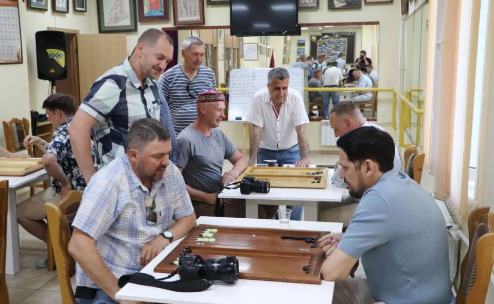 Барнауле прошел IV Кубок журналистов Алтайского края по нардам Барнауле прошел IV Кубок журналистов Алтайского края по нардам