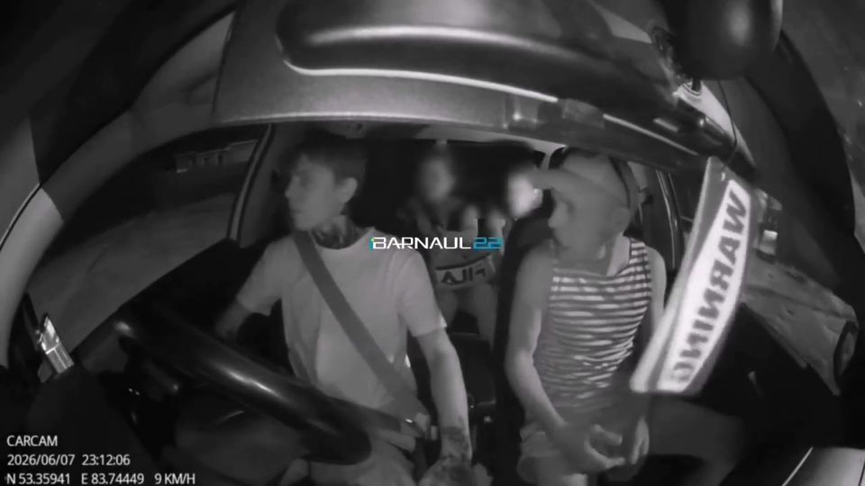 Пьяный пассажир ударил таксиста по лицу в Барнауле