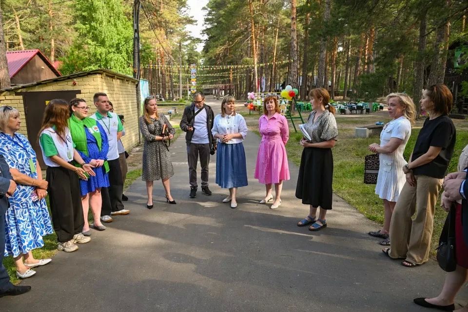 В Барнауле проверили лагерь отдыха "Соснячок" перед заездом детей В Барнауле проверили лагерь отдыха "Соснячок" перед заездом детей