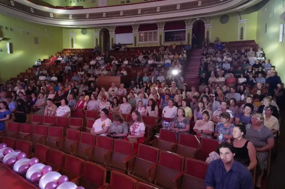 Сегодня в Городском дворце культуры чествовали социальных работников Бийска Сегодня в Городском дворце культуры чествовали социальных работников Бийска
