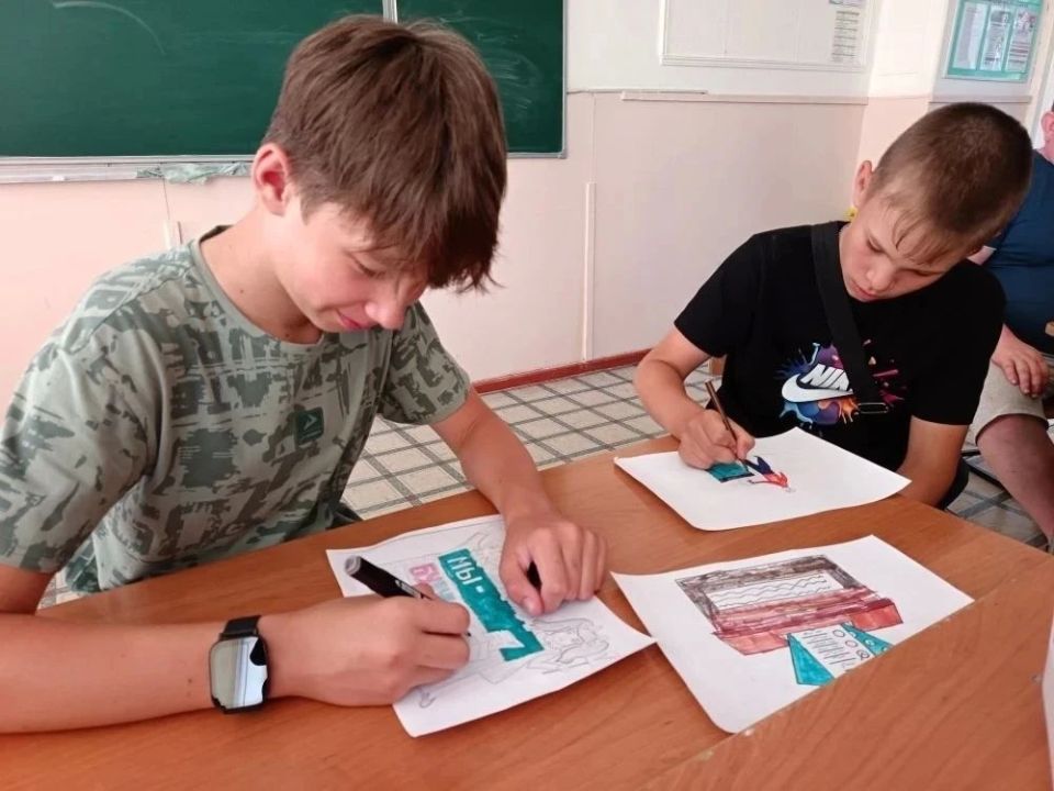 Лето, полное открытий: правовые площадки в пришкольных лагерях Барнаула Лето, полное открытий: правовые площадки в пришкольных лагерях Барнаула