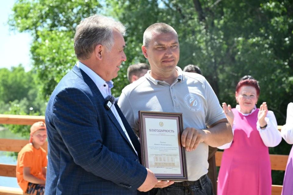 В Локтевском районе открыли движение по отремонтированному мосту через реку Алей В Локтевском районе открыли движение по отремонтированному мосту через реку Алей