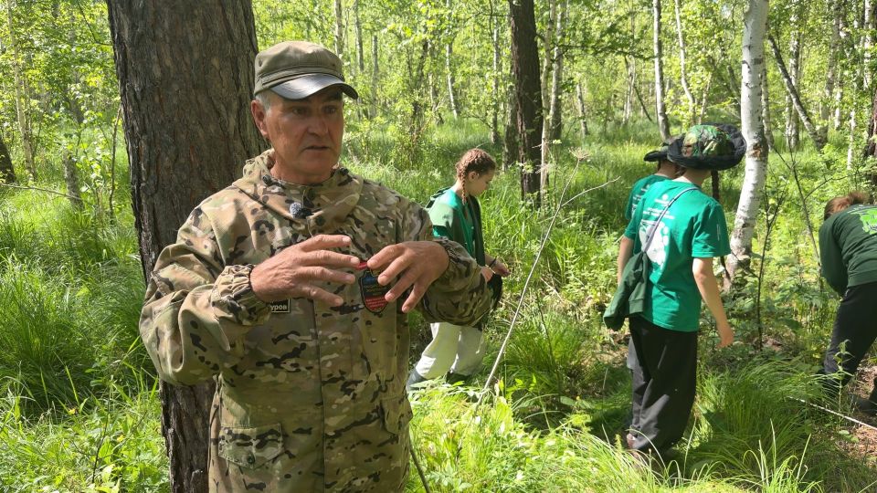 Егерь Кулундинского заказника Анатолий Манцуров получил губернаторскую премию имени Виктора Верещагина Егерь Кулундинского заказника Анатолий Манцуров получил губернаторскую премию имени Виктора Верещагина
