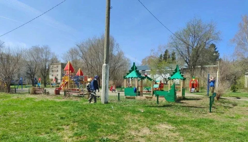 В Барнауле продолжаются дезинсекционные мероприятия: общественные пространства обрабатывают от комаров В Барнауле продолжаются дезинсекционные мероприятия: общественные пространства обрабатывают от комаров