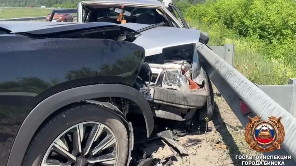 В ДТП под Бийском пострадало три человека В ДТП под Бийском пострадало три человека