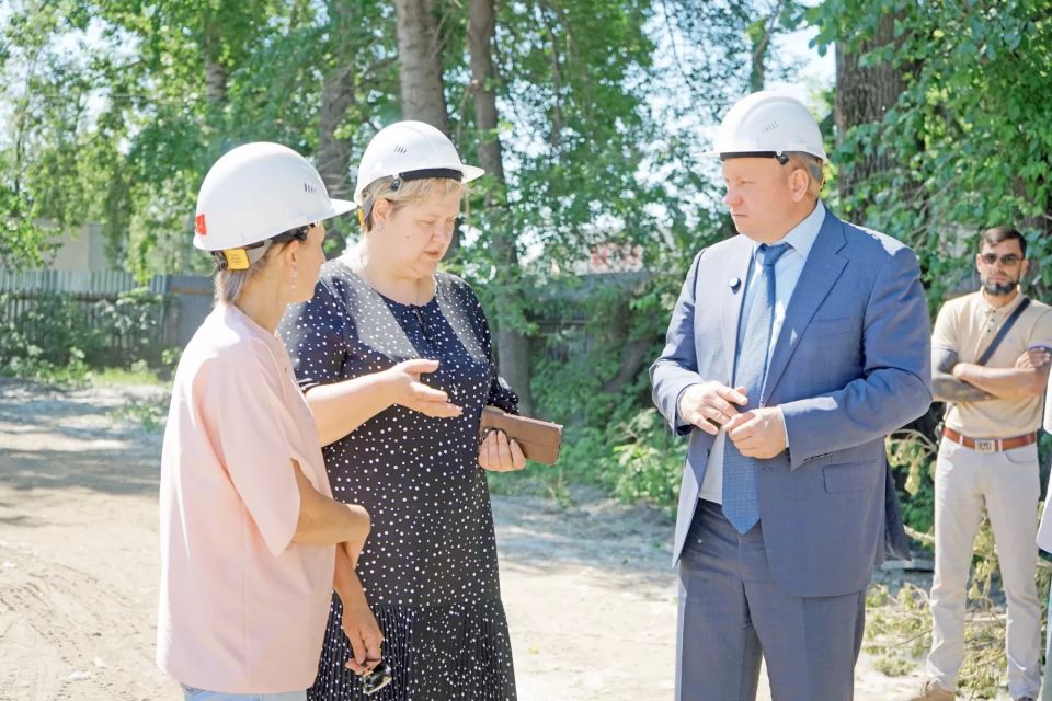 В строящемся здании школы № 31 Бийска появился 1-й этаж В строящемся здании школы № 31 Бийска появился 1-й этаж
