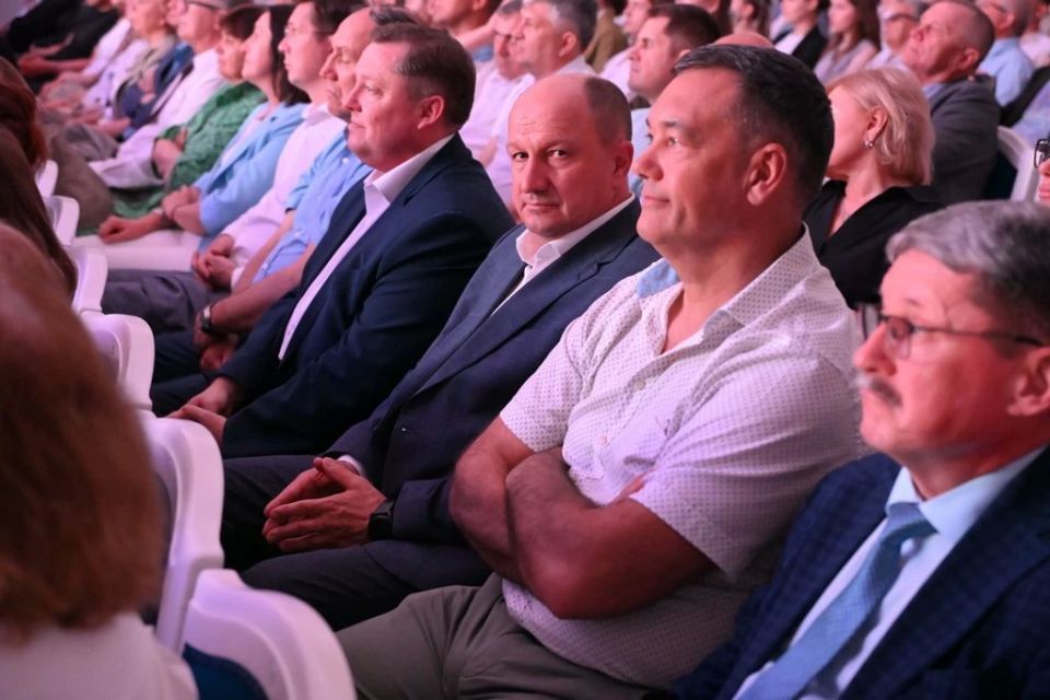 Общественная палата Алтайского края принимает поздравления с 20-летием Общественная палата Алтайского края принимает поздравления с 20-летием