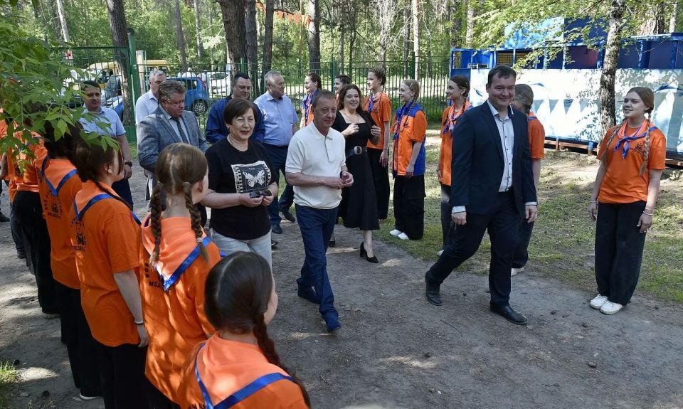 Глава города Вячеслав Франк посетил детский лагерь «Медвежонок» Глава города Вячеслав Франк посетил детский лагерь «Медвежонок»