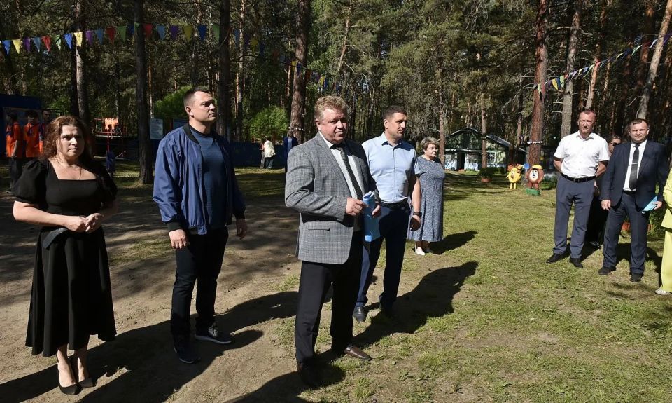 Глава города Вячеслав Франк посетил детский лагерь «Медвежонок» Глава города Вячеслав Франк посетил детский лагерь «Медвежонок»