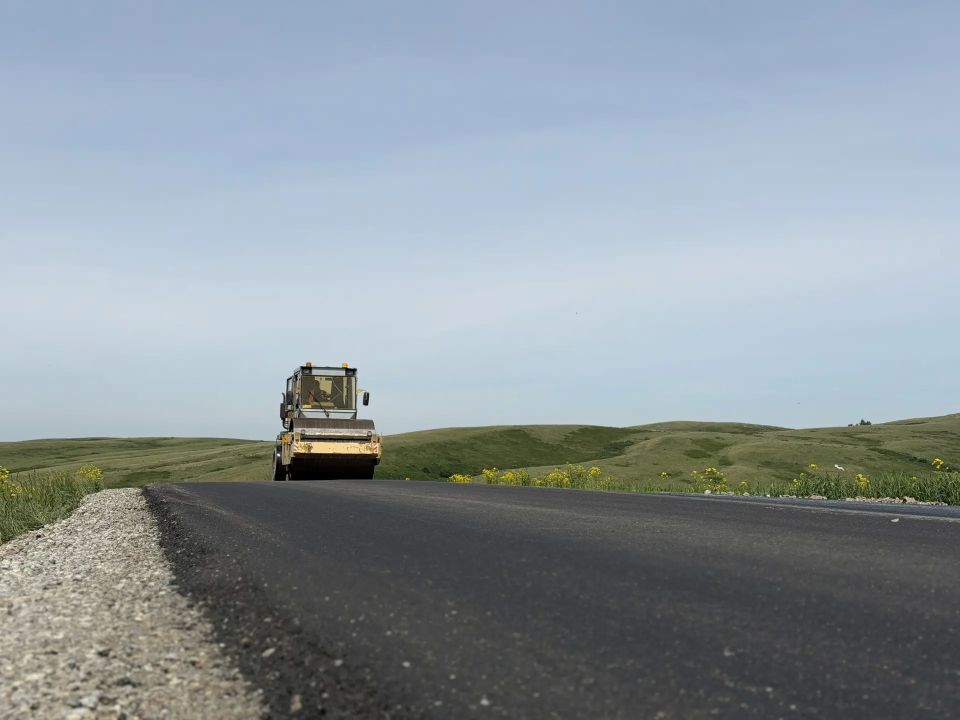В Алтайском крае приводят в нормативное состояние дорогу к уникальным памятникам природы и истории Горной Колывани В Алтайском крае приводят в нормативное состояние дорогу к уникальным памятникам природы и истории Горной Колывани
