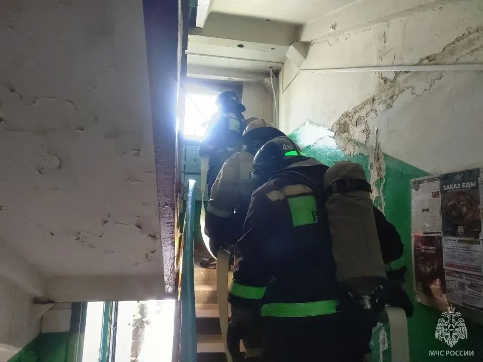 В Белокурихе на пожаре спасены люди В Белокурихе на пожаре спасены люди